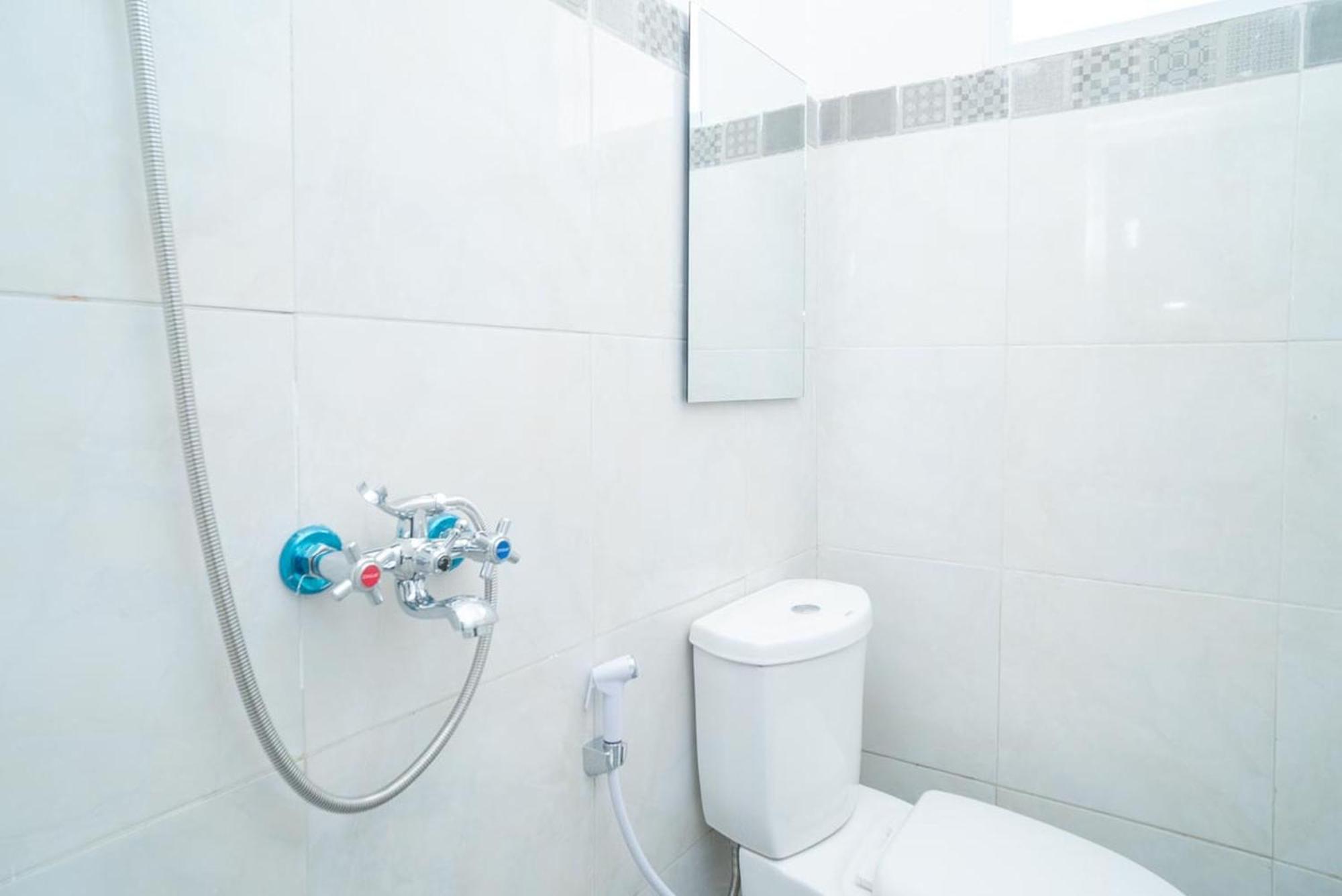 Sans Hotel Queen Batu Sumber Brantas Kamer foto